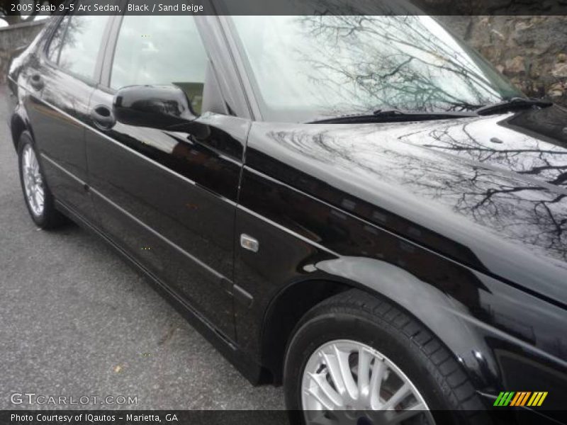 Black / Sand Beige 2005 Saab 9-5 Arc Sedan