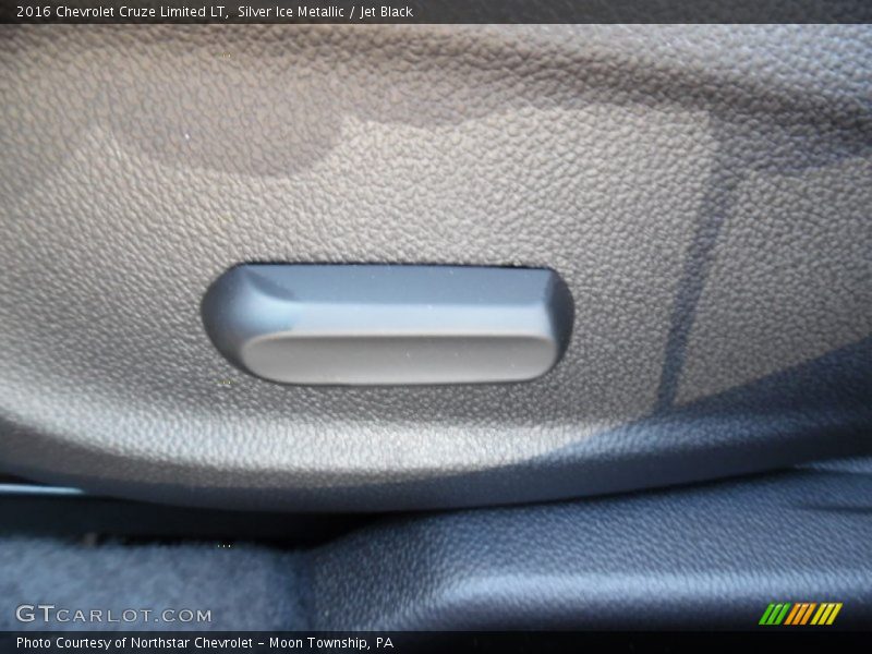 Silver Ice Metallic / Jet Black 2016 Chevrolet Cruze Limited LT
