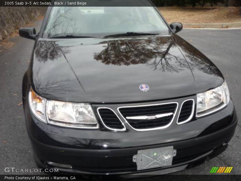 Black / Sand Beige 2005 Saab 9-5 Arc Sedan