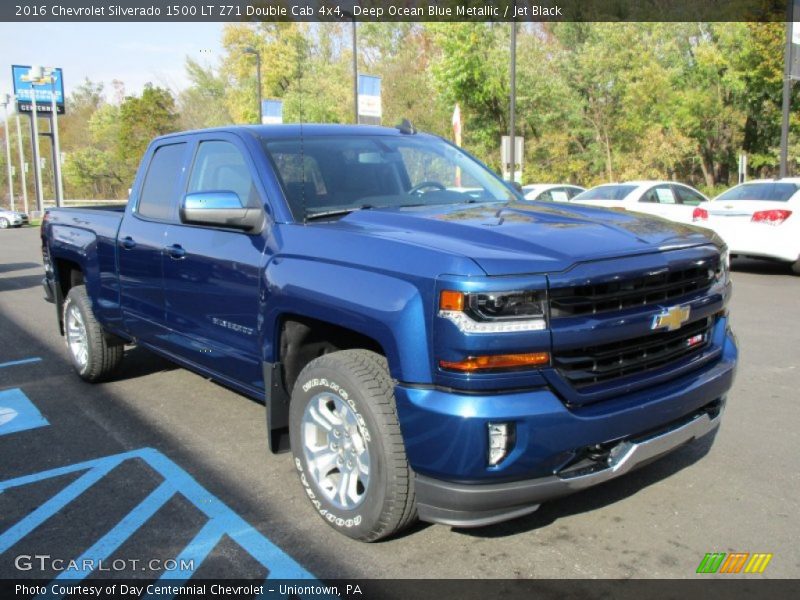 Front 3/4 View of 2016 Silverado 1500 LT Z71 Double Cab 4x4