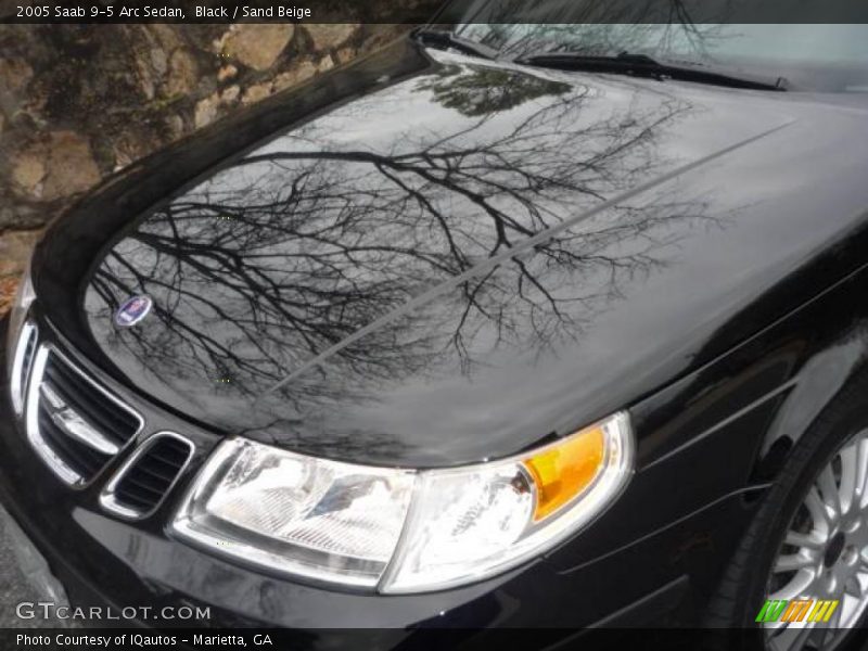 Black / Sand Beige 2005 Saab 9-5 Arc Sedan