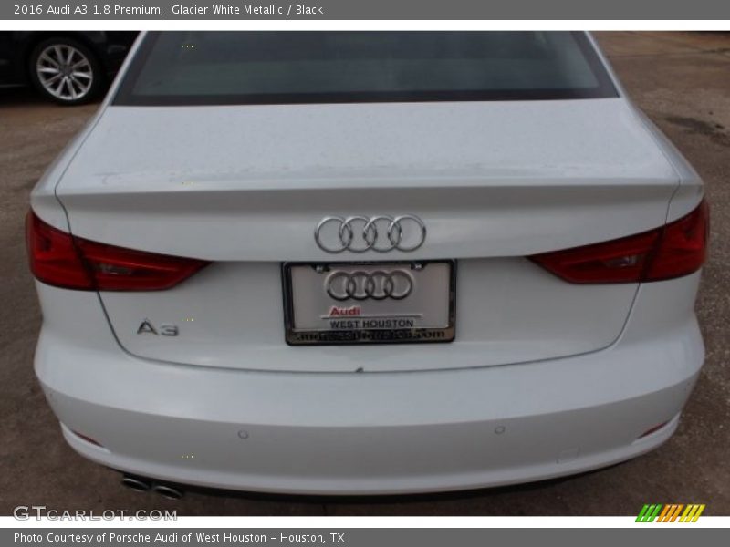 Glacier White Metallic / Black 2016 Audi A3 1.8 Premium