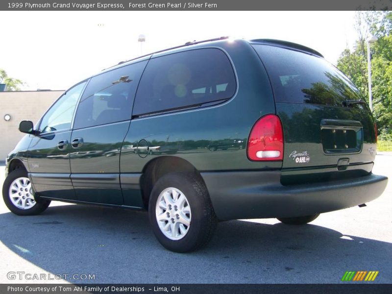 Forest Green Pearl / Silver Fern 1999 Plymouth Grand Voyager Expresso