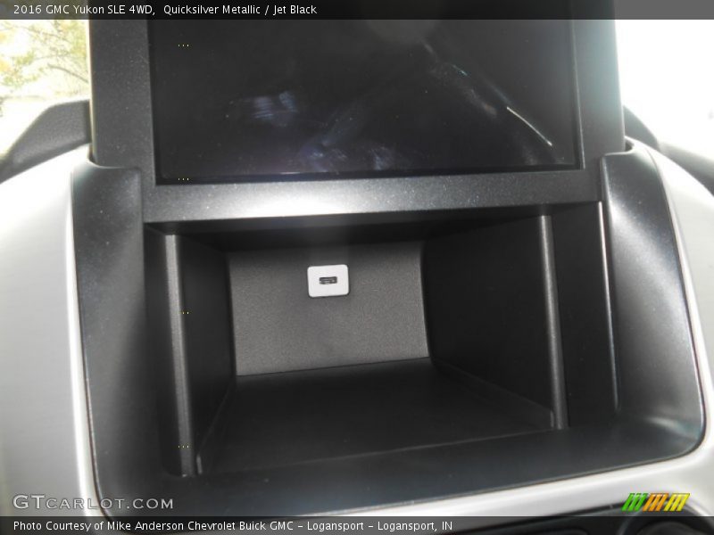 Quicksilver Metallic / Jet Black 2016 GMC Yukon SLE 4WD