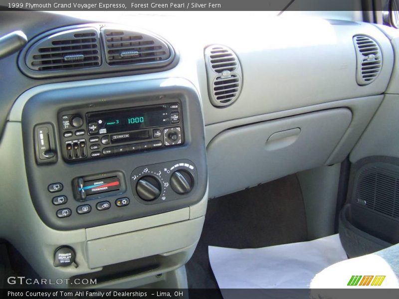 Forest Green Pearl / Silver Fern 1999 Plymouth Grand Voyager Expresso