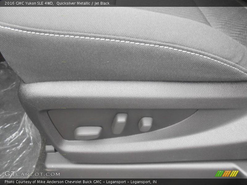 Quicksilver Metallic / Jet Black 2016 GMC Yukon SLE 4WD