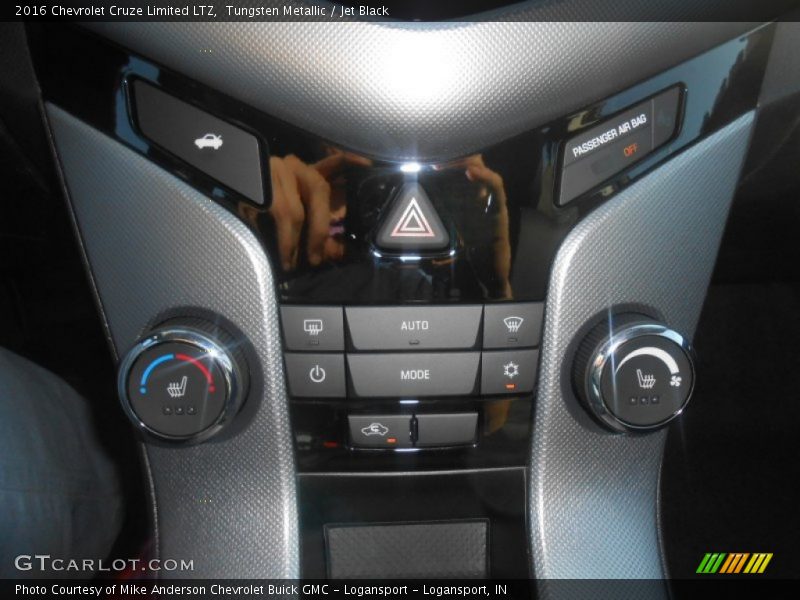 Tungsten Metallic / Jet Black 2016 Chevrolet Cruze Limited LTZ