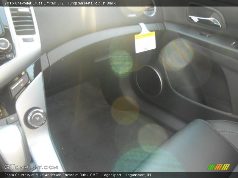 Tungsten Metallic / Jet Black 2016 Chevrolet Cruze Limited LTZ
