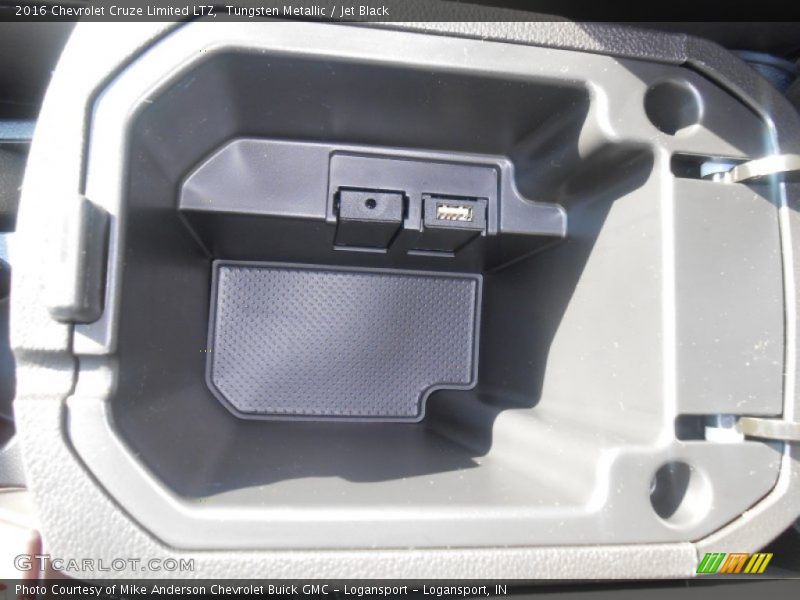 Tungsten Metallic / Jet Black 2016 Chevrolet Cruze Limited LTZ