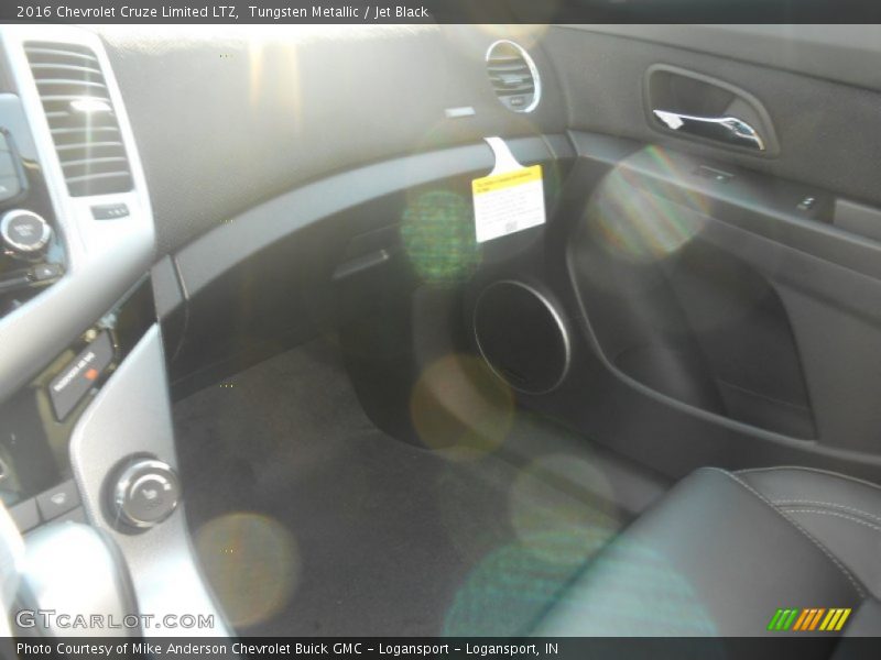 Tungsten Metallic / Jet Black 2016 Chevrolet Cruze Limited LTZ
