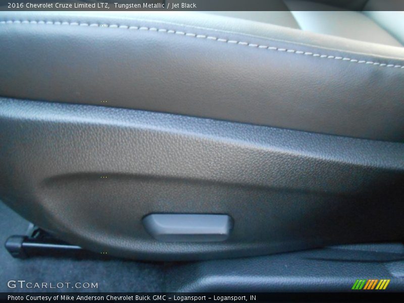 Tungsten Metallic / Jet Black 2016 Chevrolet Cruze Limited LTZ