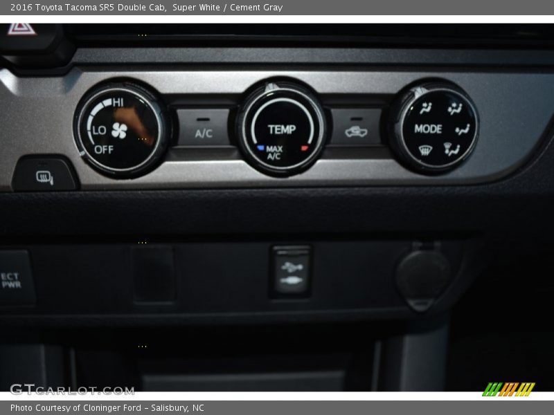 Super White / Cement Gray 2016 Toyota Tacoma SR5 Double Cab