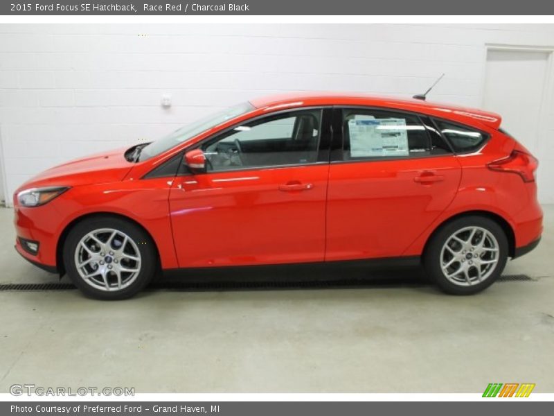 Race Red / Charcoal Black 2015 Ford Focus SE Hatchback