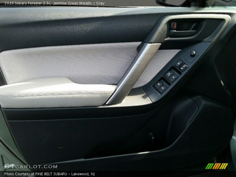 Jasmine Green Metallic / Gray 2016 Subaru Forester 2.5i