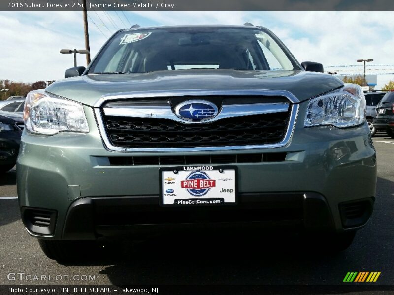 Jasmine Green Metallic / Gray 2016 Subaru Forester 2.5i