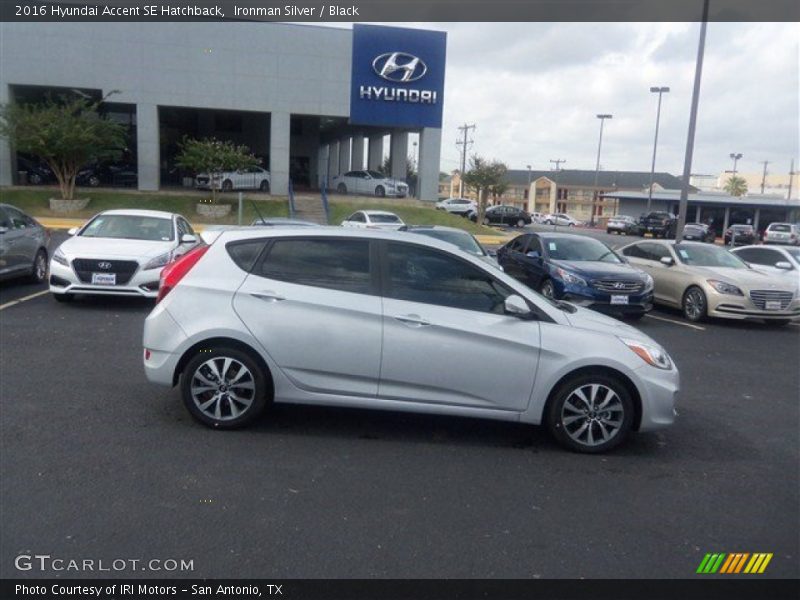 Ironman Silver / Black 2016 Hyundai Accent SE Hatchback