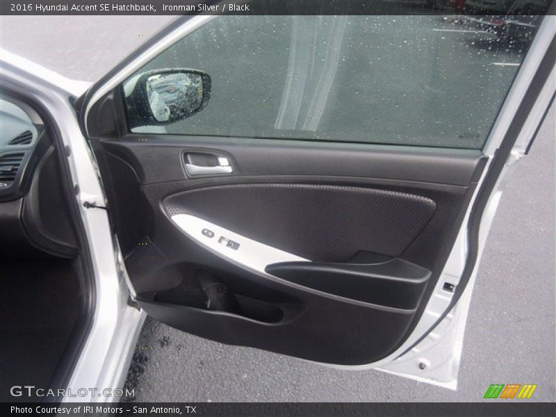 Ironman Silver / Black 2016 Hyundai Accent SE Hatchback