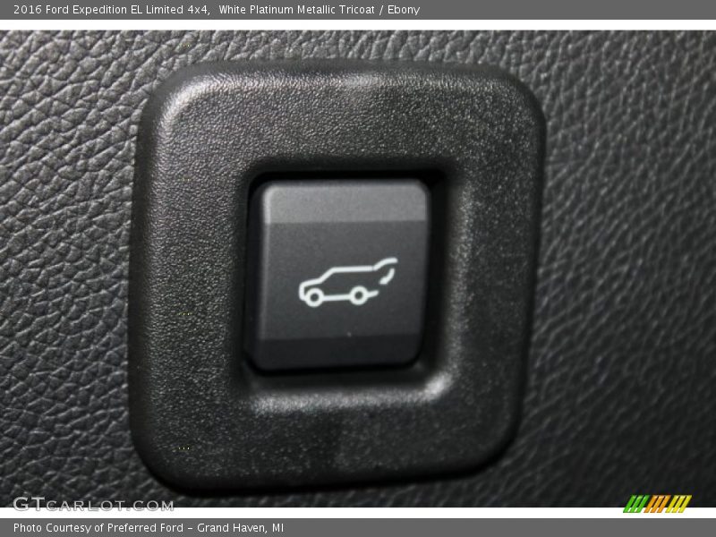 White Platinum Metallic Tricoat / Ebony 2016 Ford Expedition EL Limited 4x4