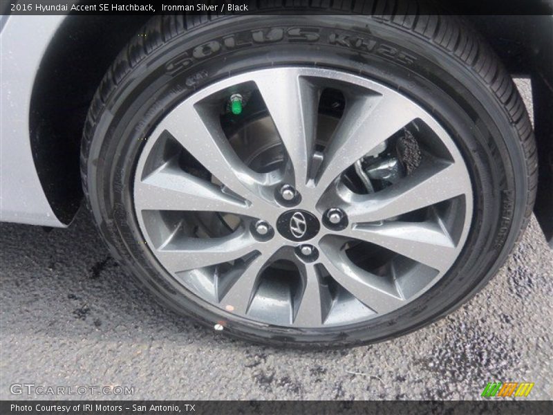 Ironman Silver / Black 2016 Hyundai Accent SE Hatchback