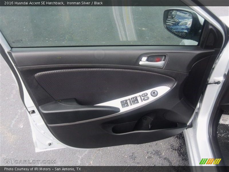 Ironman Silver / Black 2016 Hyundai Accent SE Hatchback