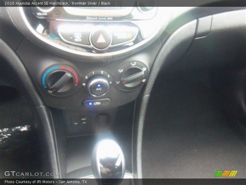 Ironman Silver / Black 2016 Hyundai Accent SE Hatchback