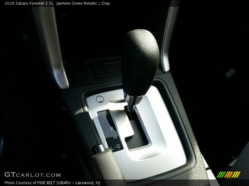 Jasmine Green Metallic / Gray 2016 Subaru Forester 2.5i