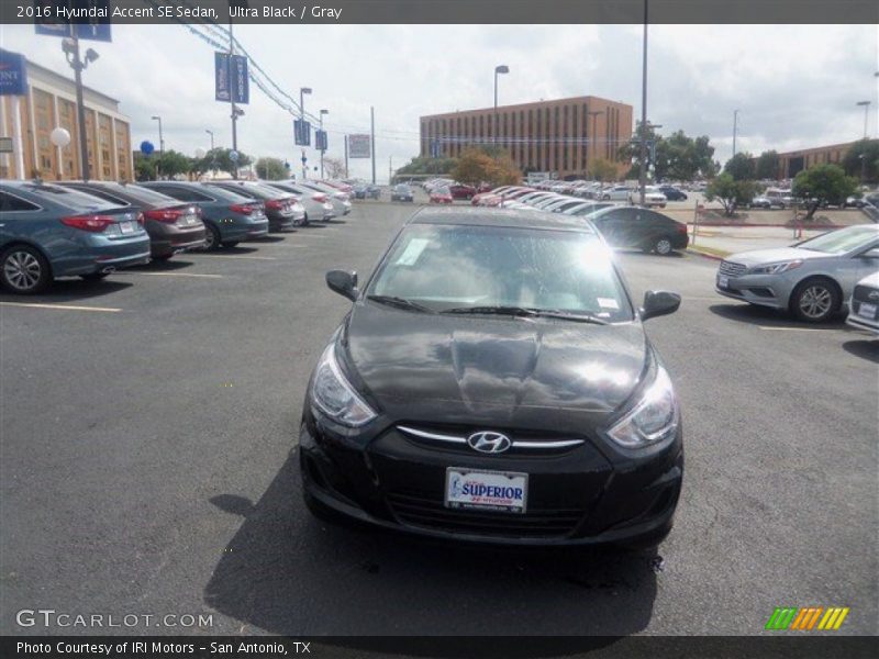 Ultra Black / Gray 2016 Hyundai Accent SE Sedan
