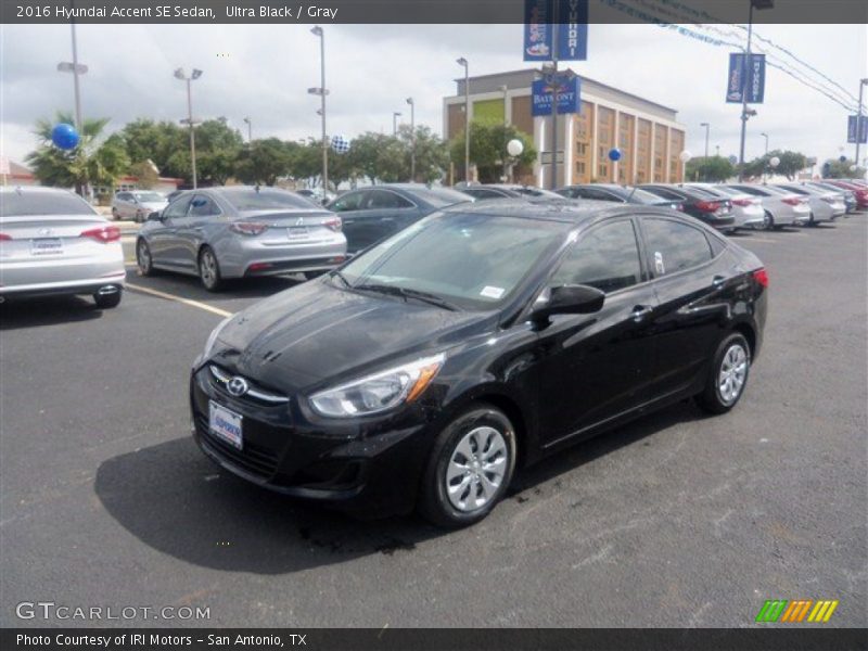 Ultra Black / Gray 2016 Hyundai Accent SE Sedan
