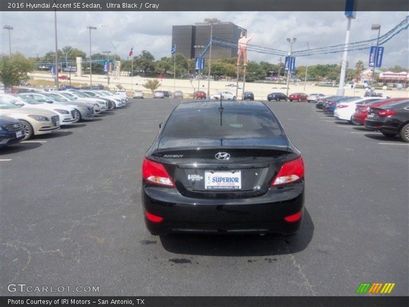 Ultra Black / Gray 2016 Hyundai Accent SE Sedan