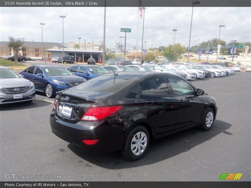 Ultra Black / Gray 2016 Hyundai Accent SE Sedan