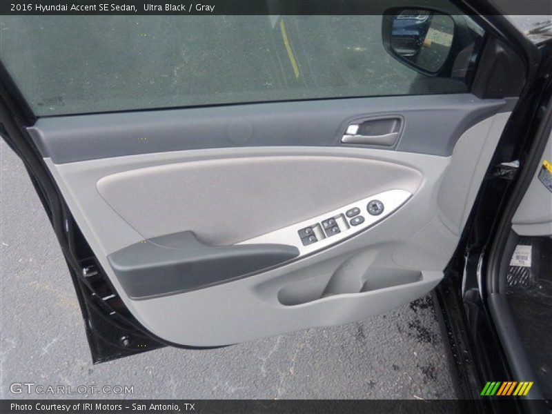 Ultra Black / Gray 2016 Hyundai Accent SE Sedan