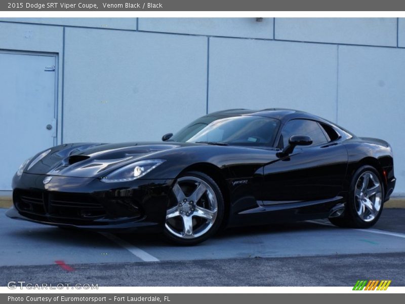 Front 3/4 View of 2015 SRT Viper Coupe