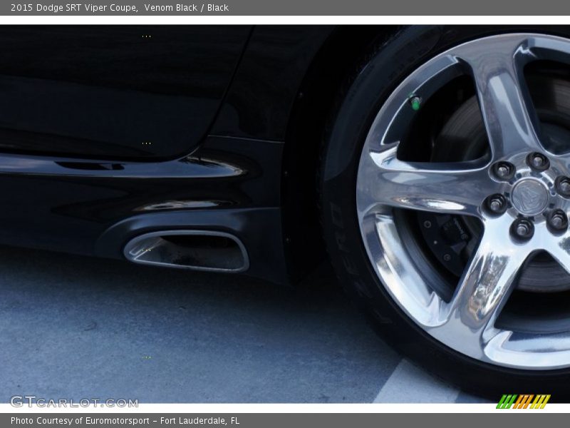 Exhaust of 2015 SRT Viper Coupe