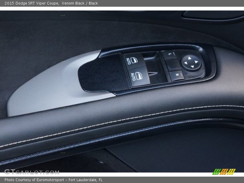 Controls of 2015 SRT Viper Coupe