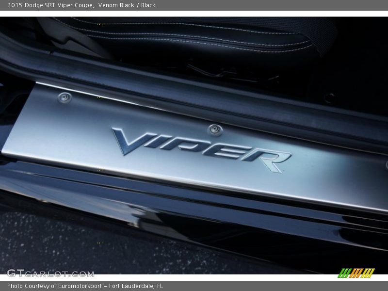  2015 SRT Viper Coupe Logo