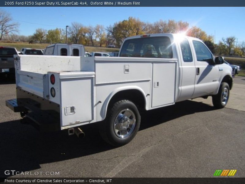 Oxford White / Medium Flint 2005 Ford F250 Super Duty XL SuperCab 4x4
