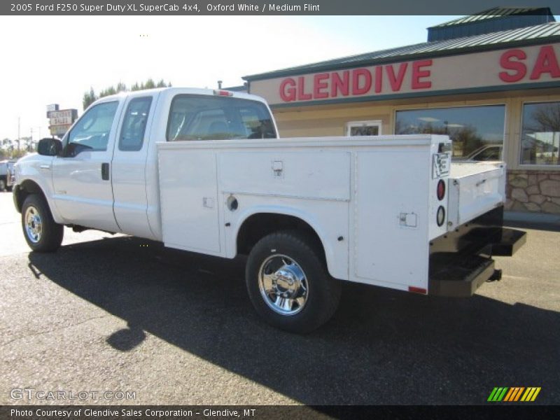 Oxford White / Medium Flint 2005 Ford F250 Super Duty XL SuperCab 4x4