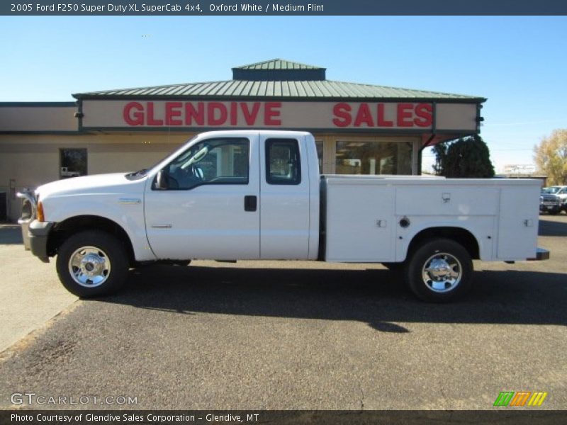 Oxford White / Medium Flint 2005 Ford F250 Super Duty XL SuperCab 4x4
