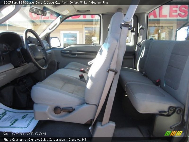 Oxford White / Medium Flint 2005 Ford F250 Super Duty XL SuperCab 4x4