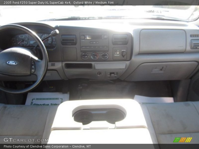 Oxford White / Medium Flint 2005 Ford F250 Super Duty XL SuperCab 4x4