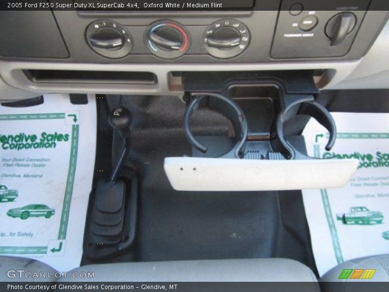 Oxford White / Medium Flint 2005 Ford F250 Super Duty XL SuperCab 4x4