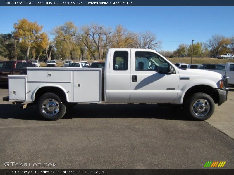 Oxford White / Medium Flint 2005 Ford F250 Super Duty XL SuperCab 4x4