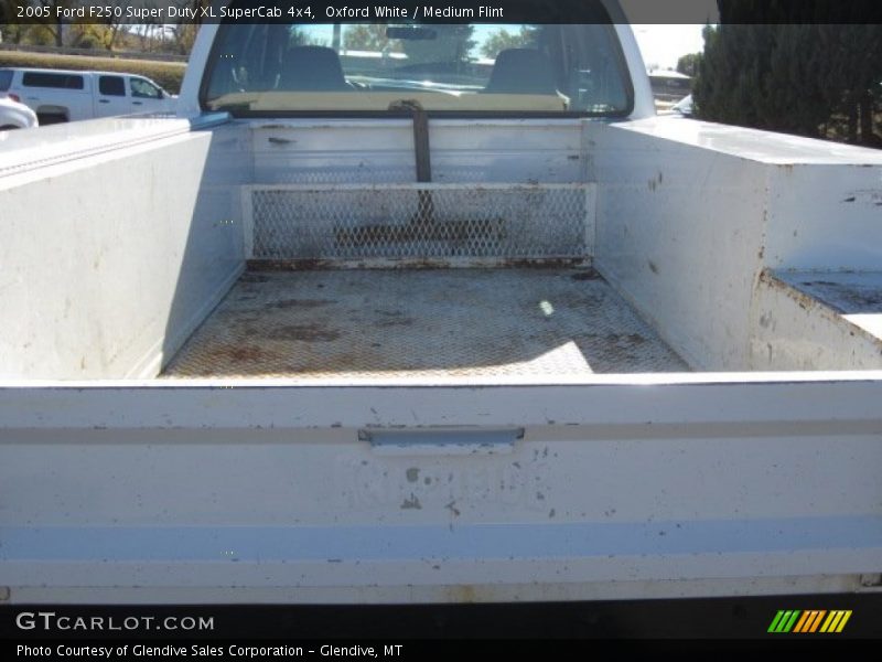 Oxford White / Medium Flint 2005 Ford F250 Super Duty XL SuperCab 4x4