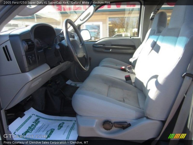 Oxford White / Medium Flint 2005 Ford F250 Super Duty XL SuperCab 4x4