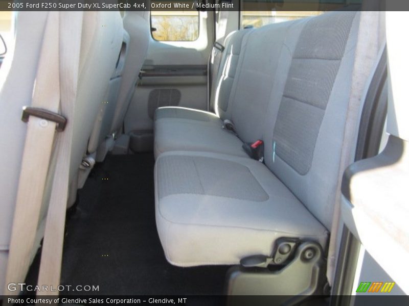 Oxford White / Medium Flint 2005 Ford F250 Super Duty XL SuperCab 4x4