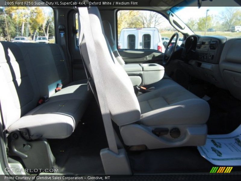 Oxford White / Medium Flint 2005 Ford F250 Super Duty XL SuperCab 4x4