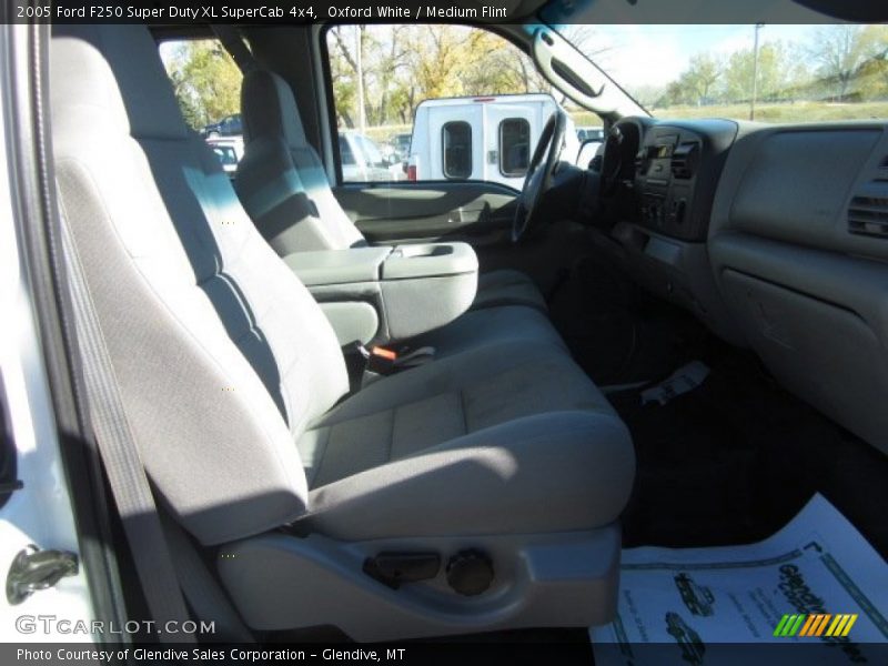 Oxford White / Medium Flint 2005 Ford F250 Super Duty XL SuperCab 4x4