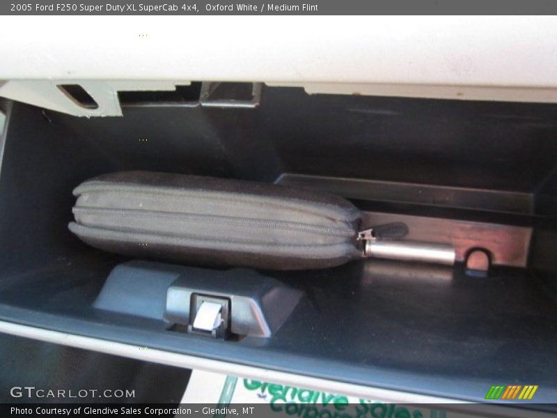 Oxford White / Medium Flint 2005 Ford F250 Super Duty XL SuperCab 4x4