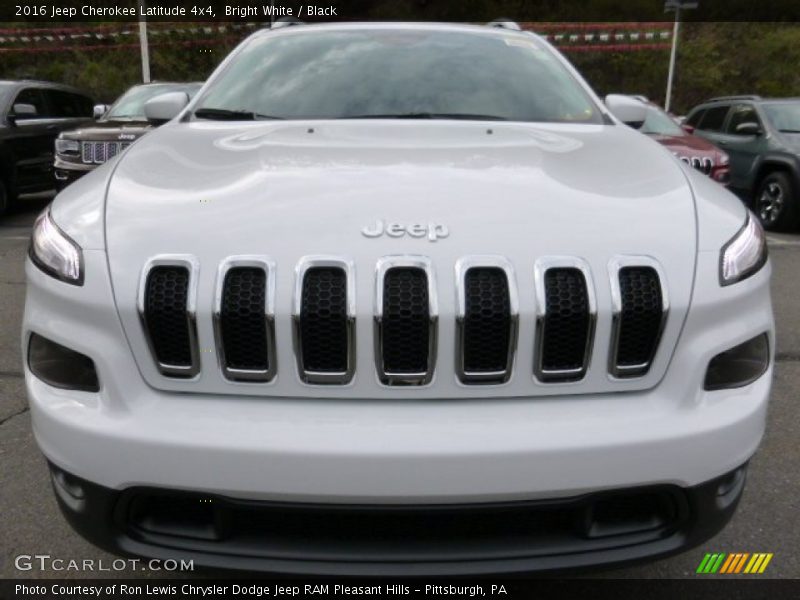 Bright White / Black 2016 Jeep Cherokee Latitude 4x4