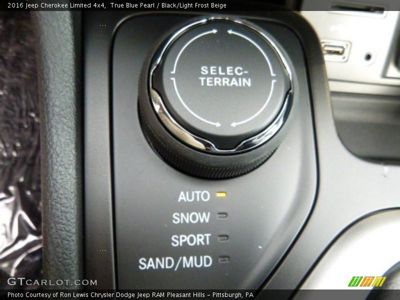 True Blue Pearl / Black/Light Frost Beige 2016 Jeep Cherokee Limited 4x4